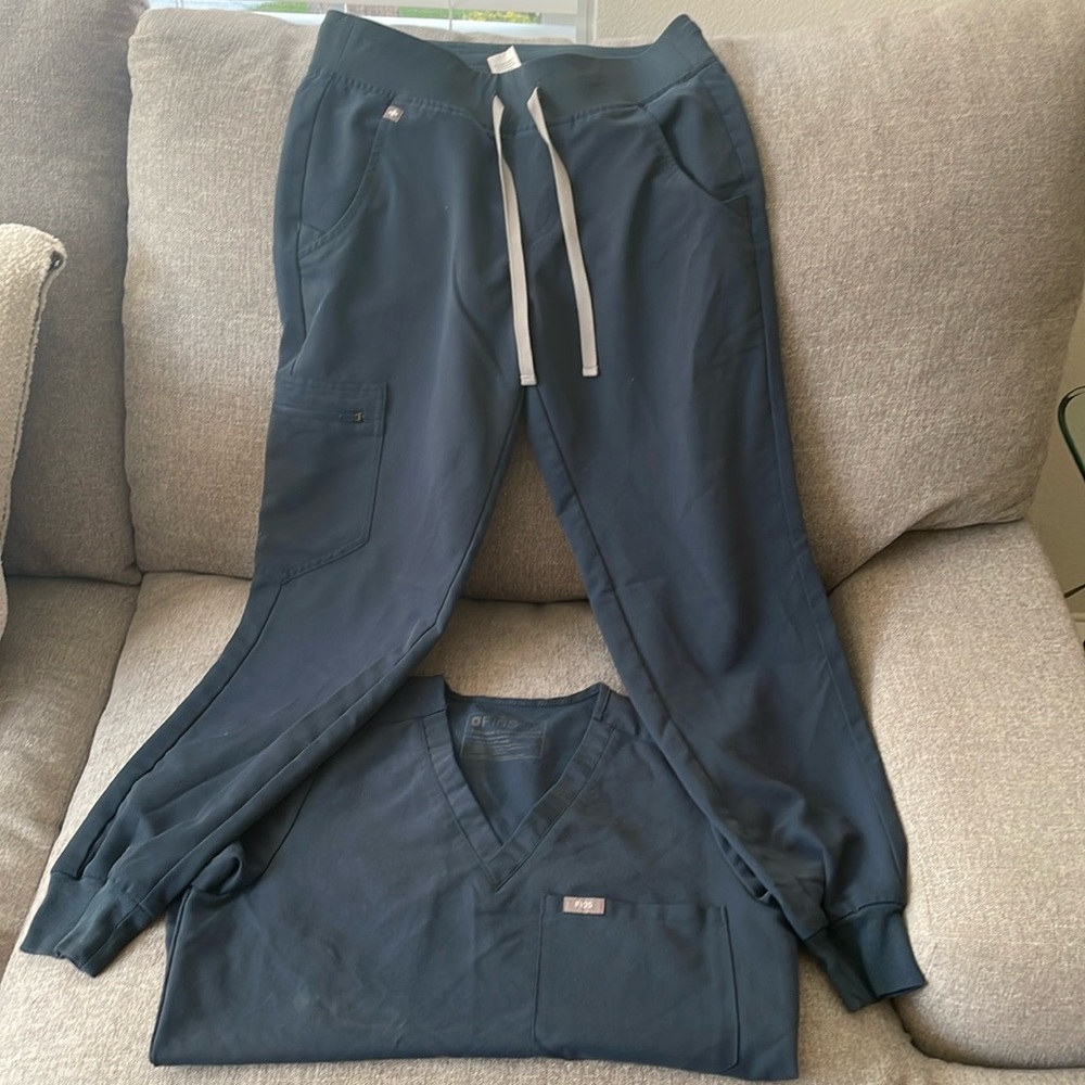 Sold as a set: Figs Dark Harbor